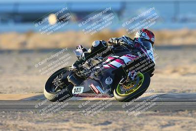 media/Nov-17-2024-CVMA (Sun) [[1fec520723]]/Race 18-Supersport Middleweight/